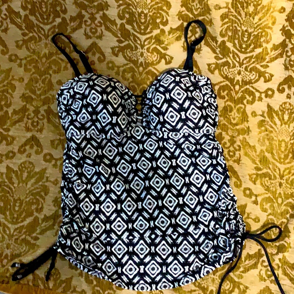 Black and white tankini top